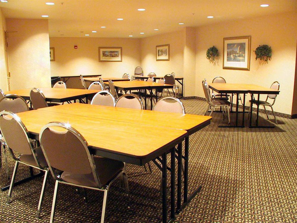 Staybridge Suites Madison - East, An Ihg Hotel Restaurant photo